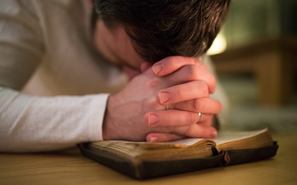 Oración para tomar decisiones difíciles